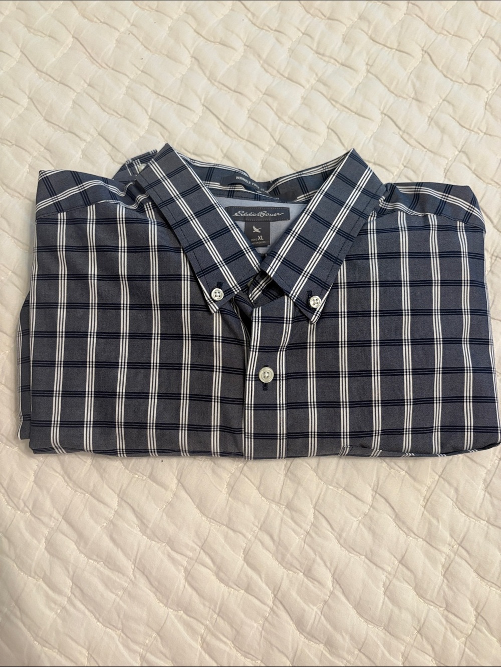 Eddie Bauer Men’s XL Classic Fit Long Sleeve Buttondown Shirt
